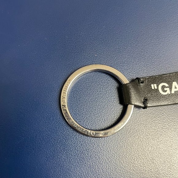 Off White Key Ring - Picture 12 of 16
